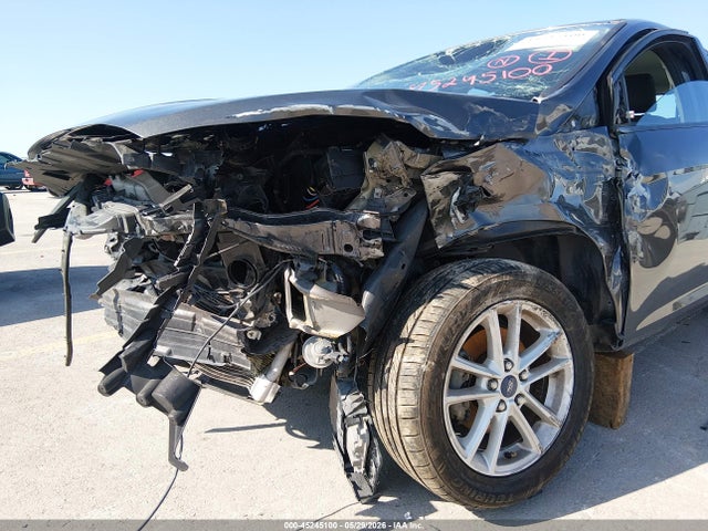 Ford FOCUS SE 2015 1FADP3K29FL318158 Image 19