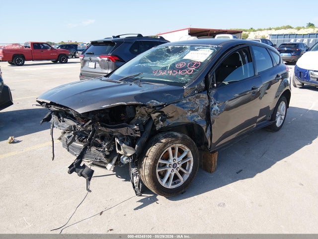 Ford FOCUS SE 2015 1FADP3K29FL318158 Image 2