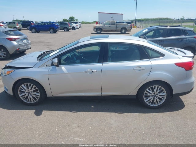 1FADP3J25HL264734 Ford Focus Titanium
