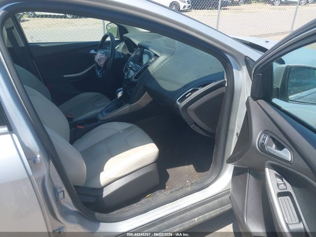 1FADP3J25HL264734 Ford Focus Titanium