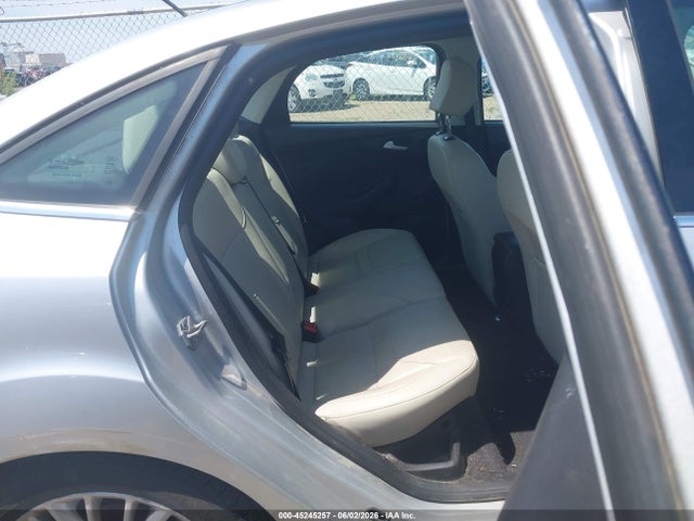 1FADP3J25HL264734 Ford Focus Titanium