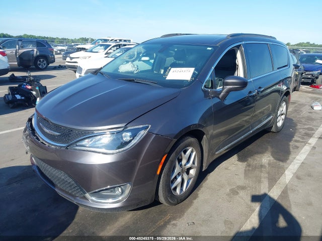Продажа на аукционе авто 2017 Chrysler Pacifica Touring-l, vin: 2C4RC1BG2HR816384, номер лота: 45245375