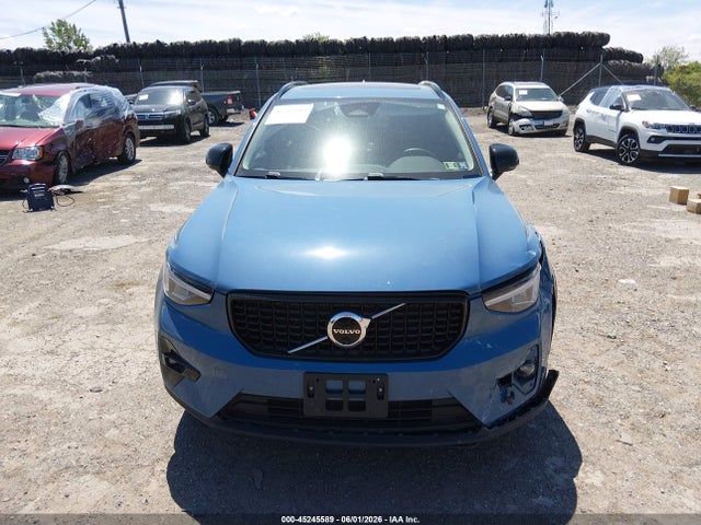 Продаж на аукціоні авто 2023 Volvo Xc40 B5 Plus Dark Theme, vin: YV4L12UW6P2989907, номер лоту: 45245589