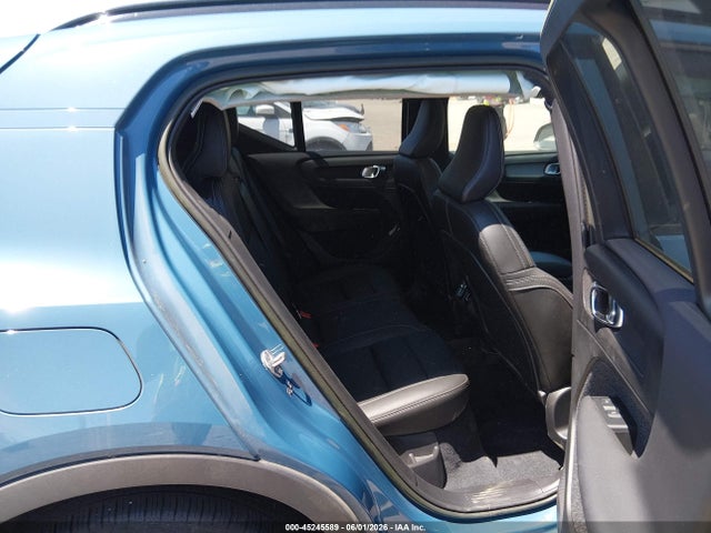 Продаж на аукціоні авто 2023 Volvo Xc40 B5 Plus Dark Theme, vin: YV4L12UW6P2989907, номер лоту: 45245589