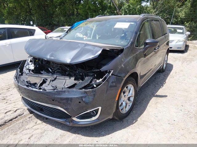 45245622 :رقم المزاد ، 2C4RC1EG4LR242049 vin ، 2020 Chrysler Pacifica Touring L Plus مزاد بيع