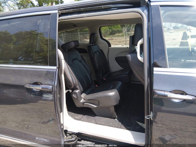45245622 :رقم المزاد ، 2C4RC1EG4LR242049 vin ، 2020 Chrysler Pacifica Touring L Plus مزاد بيع