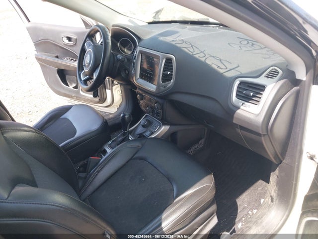 45245664 :رقم المزاد ، 3C4NJDBB9KT653456 vin ، 2019 Jeep Compass Latitude 4x4 مزاد بيع