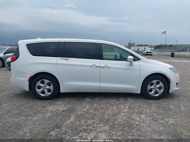 Chrysler Pacifica Hybrid Touring Plus 2018 2C4RC1H78JR338467 Image 16