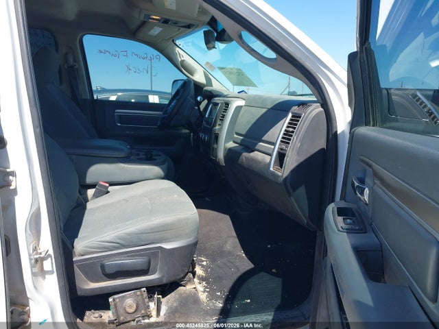 45245825 :رقم المزاد ، 3C6UR5DL4GG229920 vin ، 2016 Ram 2500 Slt مزاد بيع