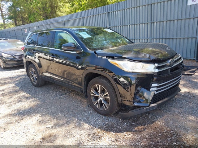 2018 Toyota Highlander Le მანქანა იყიდება აუქციონზე, vin: 5TDBZRFH5JS842590, აუქციონის ნომერი: 45245845