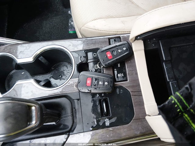 Toyota Highlander Platinum 2022 5TDFZRAH5NS126240 Image 11