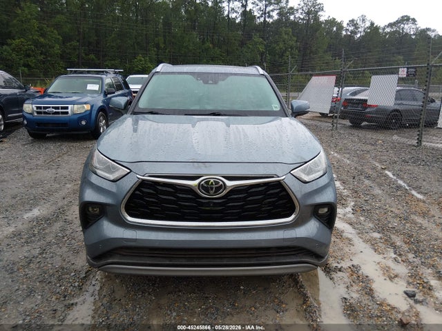 Toyota Highlander Platinum 2022 5TDFZRAH5NS126240 Image 12