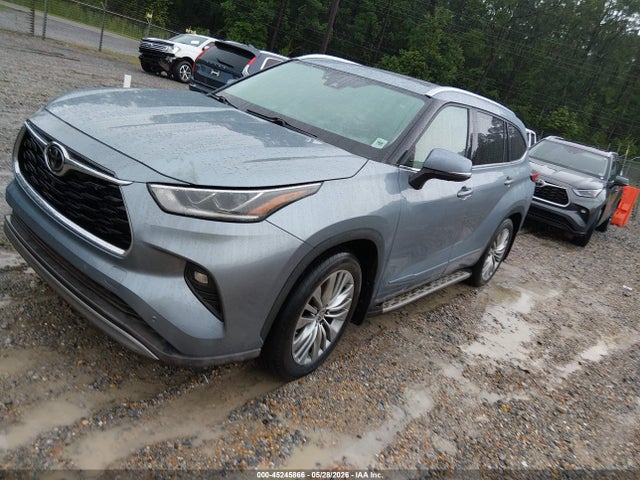 Toyota Highlander Platinum 2022 5TDFZRAH5NS126240 Image 2