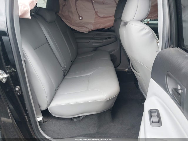 Aukcja sprzedaży 2015 Toyota Tacoma Base V6, vin: 3TMLU4EN0FM194533, numer aukcji: 45245926