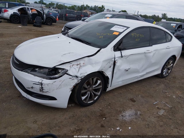 45245950 :رقم المزاد ، 1C3CCCBB3FN552953 vin ، 2015 Chrysler 200 S مزاد بيع