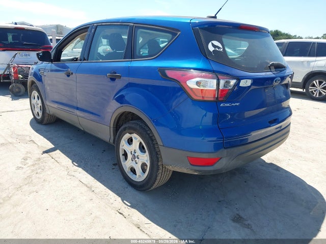 Продажа на аукционе авто 2018 Ford Escape S, vin: 1FMCU0F78JUC33975, номер лота: 45245979