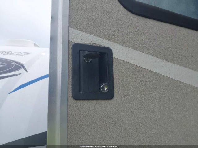 Avenger Travel Trailer 2018 5ZT2AVSB9JB917024 Image 11