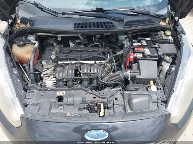 45246060 :رقم المزاد ، 3FADP4BJ8FM221366 vin ، 2015 Ford Fiesta Se مزاد بيع
