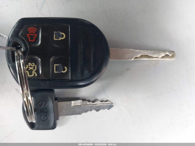 45246060 :رقم المزاد ، 3FADP4BJ8FM221366 vin ، 2015 Ford Fiesta Se مزاد بيع