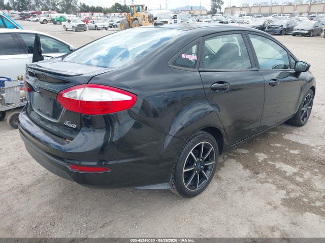 45246060 :رقم المزاد ، 3FADP4BJ8FM221366 vin ، 2015 Ford Fiesta Se مزاد بيع