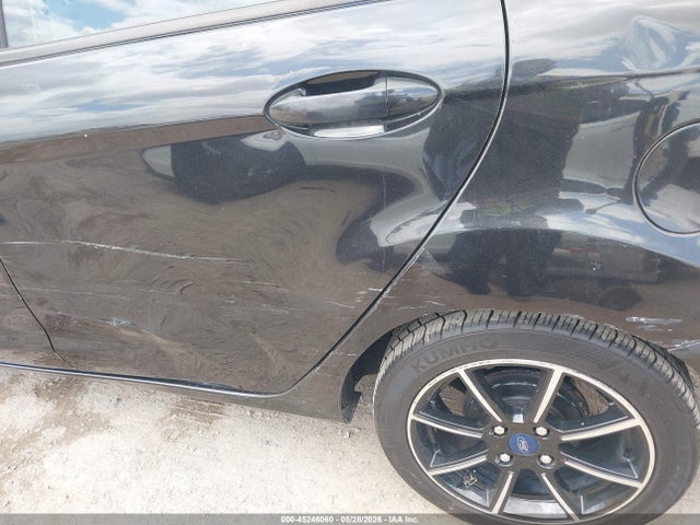 45246060 :رقم المزاد ، 3FADP4BJ8FM221366 vin ، 2015 Ford Fiesta Se مزاد بيع