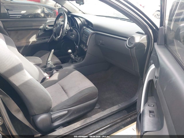 45246065 :رقم المزاد ، JTKJF5C79FJ001782 vin ، 2015 Scion Tc مزاد بيع