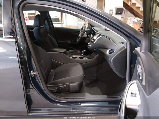 1G1ZC5ST7LF032666 Chevrolet Malibu Fwd 1fl