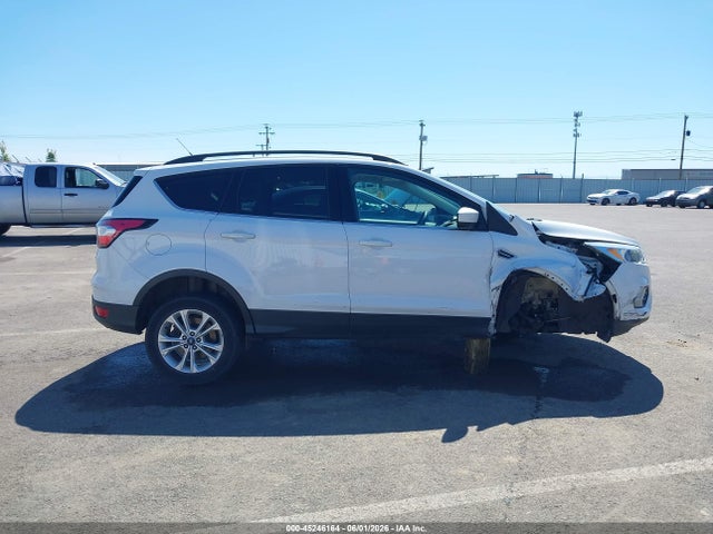1FMCU9GD5JUA87060 Ford ESCAPE SE