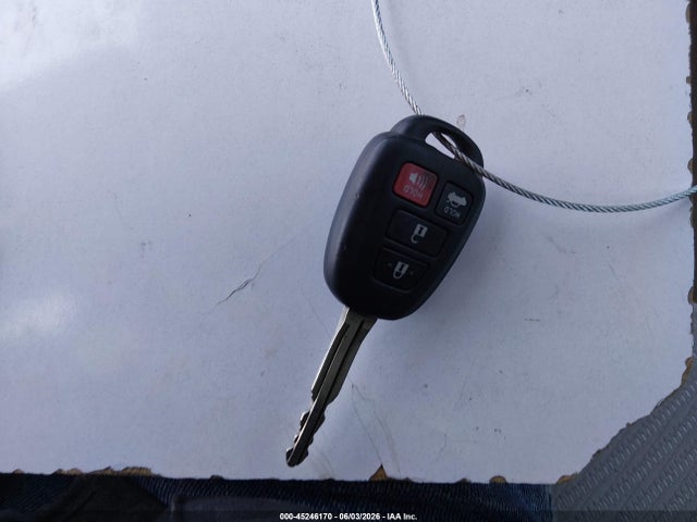 45246170 :رقم المزاد ، 4T1BF1FK1GU500656 vin ، 2016 Toyota Camry Le مزاد بيع