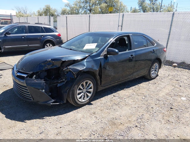45246170 :رقم المزاد ، 4T1BF1FK1GU500656 vin ، 2016 Toyota Camry Le مزاد بيع