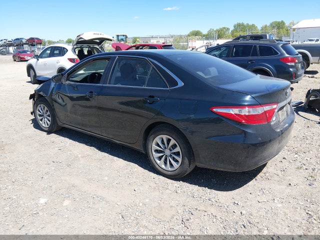 45246170 :رقم المزاد ، 4T1BF1FK1GU500656 vin ، 2016 Toyota Camry Le مزاد بيع