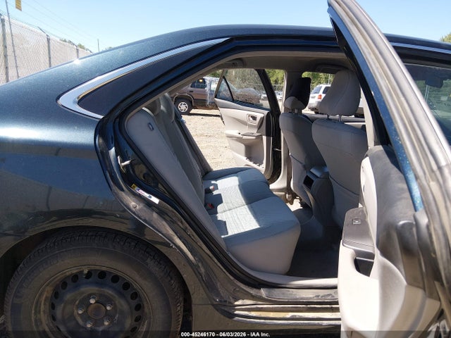45246170 :رقم المزاد ، 4T1BF1FK1GU500656 vin ، 2016 Toyota Camry Le مزاد بيع