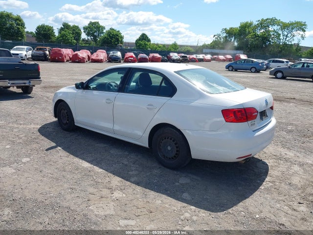 45246203 :رقم المزاد ، 3VW2K7AJ1BM390669 vin ، 2011 Volkswagen Jetta 2.0l Base/2.0l S مزاد بيع
