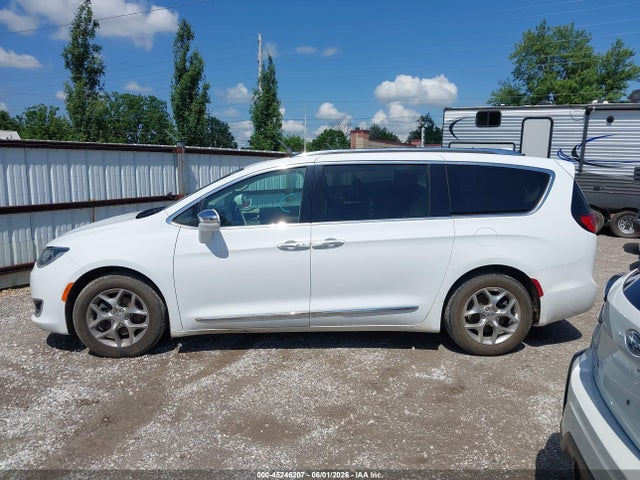 2018 Chrysler Pacifica Limited მანქანა იყიდება აუქციონზე, vin: 2C4RC1GG5JR251532, აუქციონის ნომერი: 45246207