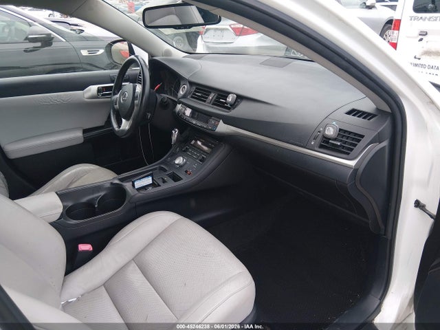 45246238 :رقم المزاد ، JTHKD5BHXB2027726 vin ، 2011 Lexus Ct 200h Premium مزاد بيع