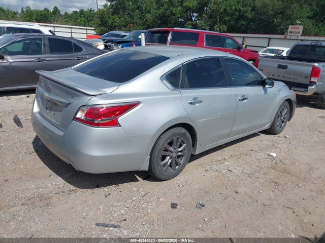 Nissan Altima 2.5 S 2015 1N4AL3AP7FC211766 Image 4