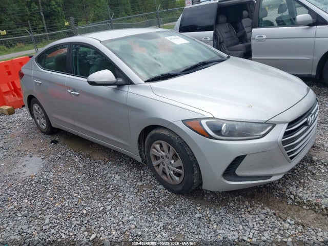 2018 5NPD74LF8JH376101 main image