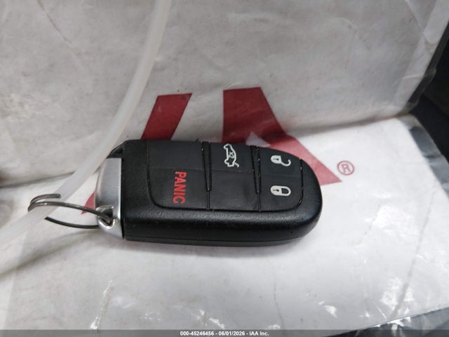 45246456 :رقم المزاد ، 1C3CCCAB0FN713096 vin ، 2015 Chrysler 200 Limited مزاد بيع
