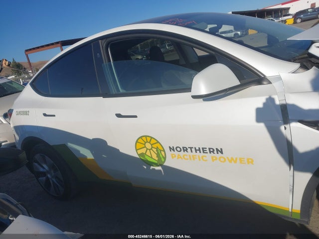 Tesla Model Y Rwd 2023 7SAYGDED3PF950241 Image 13