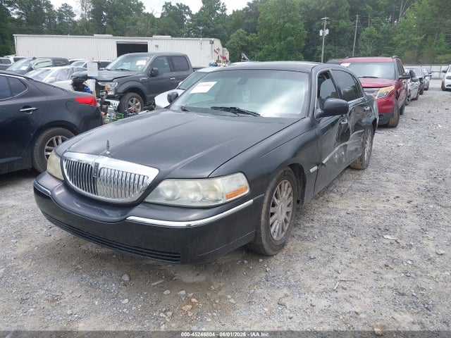 Aukcja sprzedaży 2003 Lincoln Town Car Signature, vin: 1LNHM82W53Y692829, numer aukcji: 45246804