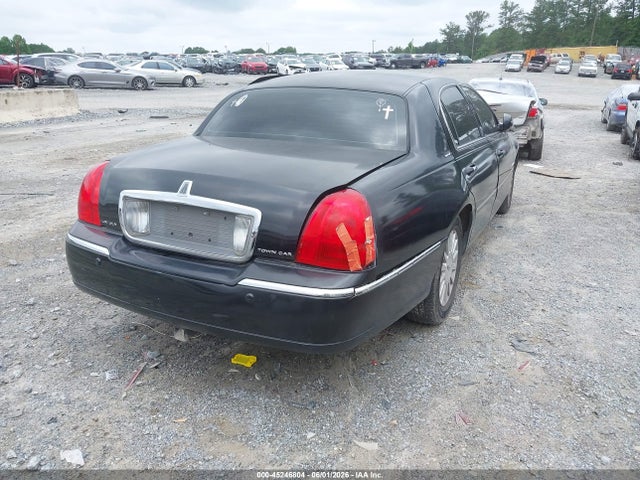 Aukcja sprzedaży 2003 Lincoln Town Car Signature, vin: 1LNHM82W53Y692829, numer aukcji: 45246804