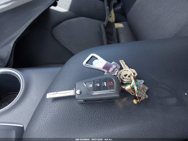 45246805 :رقم المزاد ، 4T1C11AK4NU624217 vin ، 2022 Toyota Camry Le مزاد بيع