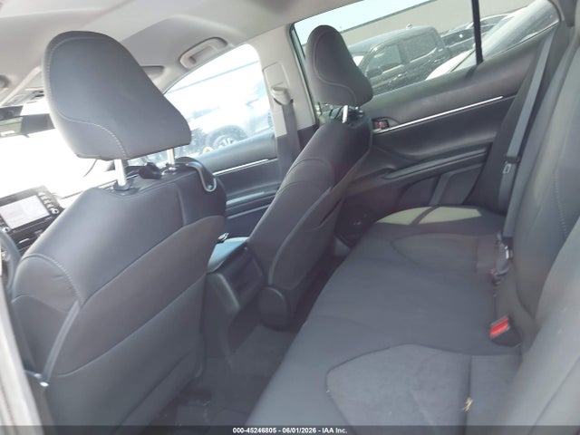 45246805 :رقم المزاد ، 4T1C11AK4NU624217 vin ، 2022 Toyota Camry Le مزاد بيع