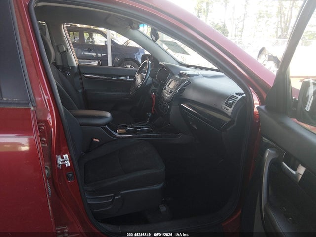45246849 :رقم المزاد ، 5XYKT3A65FG577419 vin ، 2015 Kia Sorento Lx مزاد بيع