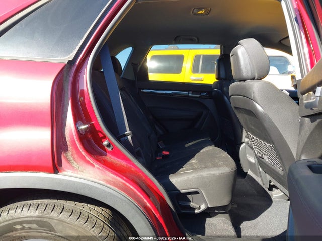 45246849 :رقم المزاد ، 5XYKT3A65FG577419 vin ، 2015 Kia Sorento Lx مزاد بيع