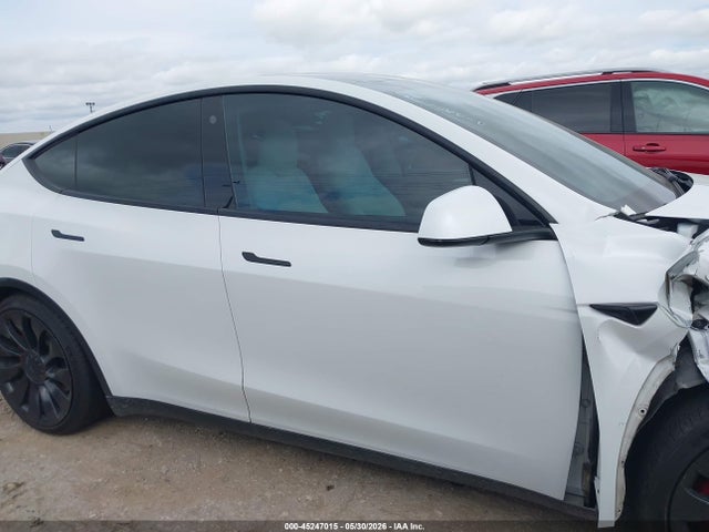 Продажа на аукционе авто 2023 Tesla Model Y Performance Dual Motor All-wheel Drive, vin: 7SAYGDEF3PF695026, номер лота: 45247015