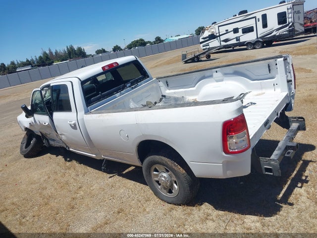 45247069 :رقم المزاد ، 3C63R3HL2NG260140 vin ، 2022 Ram 3500 Big Horn  4x4 8' Box مزاد بيع