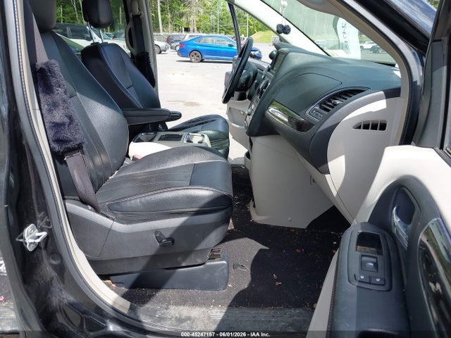 Продажа на аукционе авто 2013 Chrysler Town & Country Touring-l, vin: 2C4RC1CG8DR801655, номер лота: 45247157