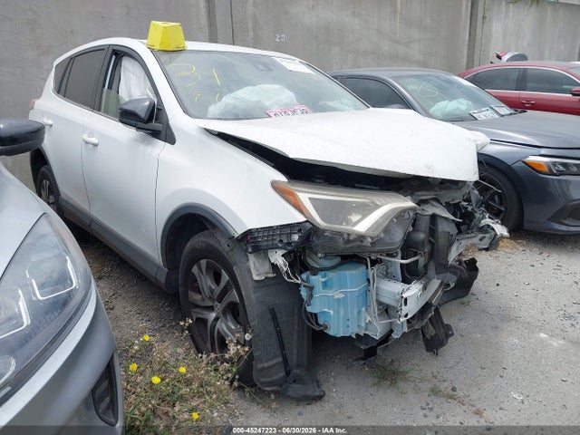 Продаж на аукціоні авто 2018 Toyota Rav4 Le, vin: JTMZFREV4JJ201703, номер лоту: 45247223