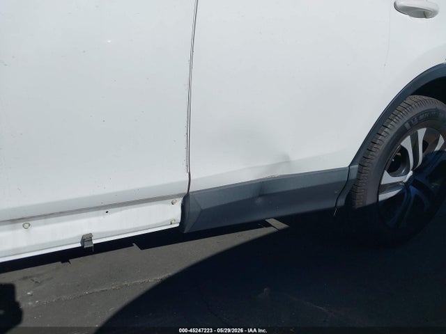Продаж на аукціоні авто 2018 Toyota Rav4 Le, vin: JTMZFREV4JJ201703, номер лоту: 45247223
